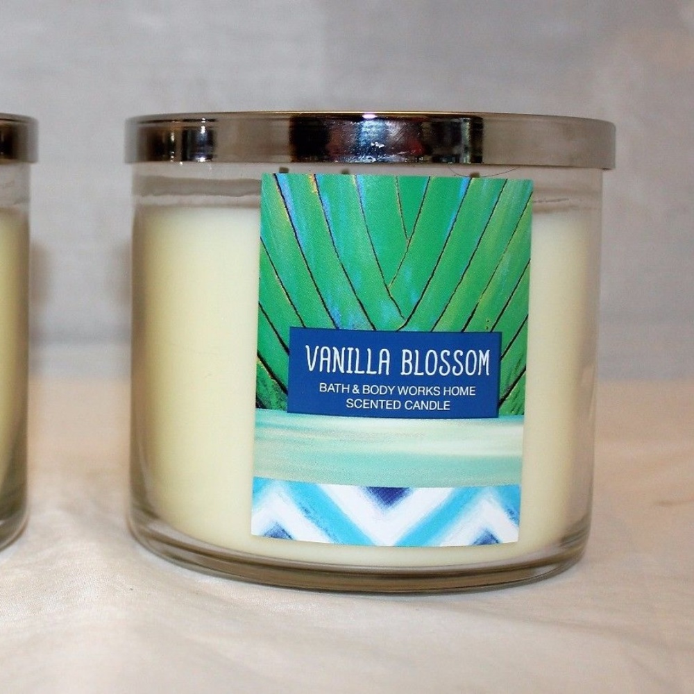 New Bath Body Works 3 wick candle VANILLA BLOSSOM